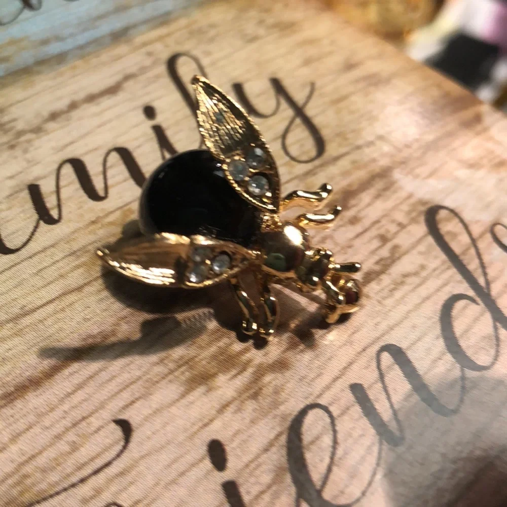 Vintage Bee Trembler Jelly Belly Scatter Pin